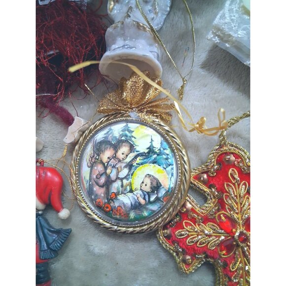 Vintage Christmas Ornament Set Includes Lace Fan Angel Figurines Red Cross Star - Picture 4 of 11